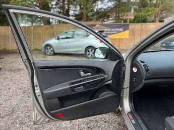 Kia Ceed 1.6 CRDi 3 Sports Wagon Auto Euro 4 5dr