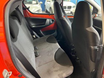 Toyota AYGO 1.0 VVT-i Fire Euro 5 5dr