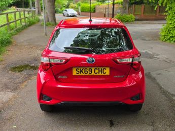 Toyota Yaris 1.5 VVT-h Icon Tech E-CVT Euro 6 (s/s) 5dr