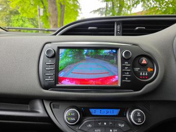 Toyota Yaris 1.5 VVT-h Icon Tech E-CVT Euro 6 (s/s) 5dr