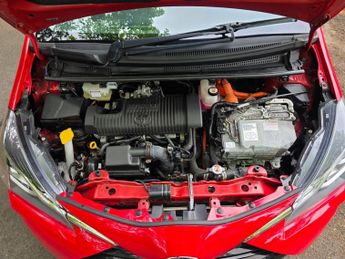 Toyota Yaris 1.5 VVT-h Icon Tech E-CVT Euro 6 (s/s) 5dr