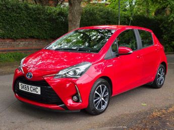 Toyota Yaris 1.5 VVT-h Icon Tech E-CVT Euro 6 (s/s) 5dr