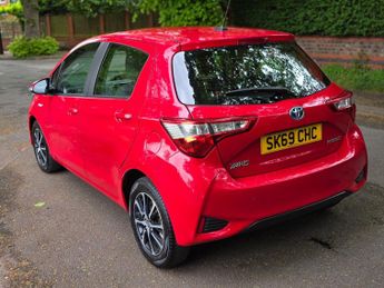 Toyota Yaris 1.5 VVT-h Icon Tech E-CVT Euro 6 (s/s) 5dr