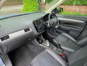 Mitsubishi Outlander 2.0h 12kWh GX4h CVT 4WD Euro 5 (s/s) 5dr