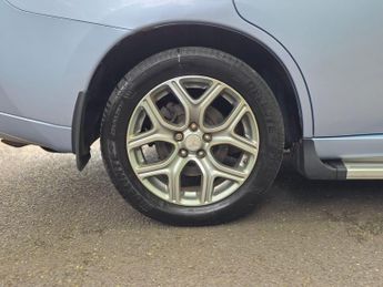 Mitsubishi Outlander 2.0h 12kWh GX4h CVT 4WD Euro 5 (s/s) 5dr