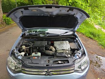 Mitsubishi Outlander 2.0h 12kWh GX4h CVT 4WD Euro 5 (s/s) 5dr
