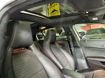 Mercedes-Benz GLA 2.1 GLA220d AMG Line (Premium) 7G-DCT 4MATIC Euro 6 (s/s) 5dr