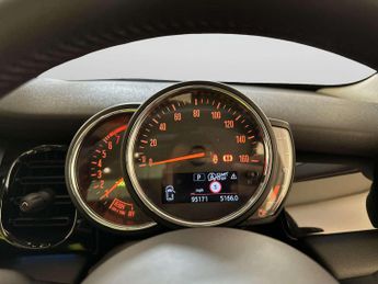 MINI Hatch 1.5 Cooper Classic Hatchback 5dr Petrol Steptronic Euro 6 (s/s) 
