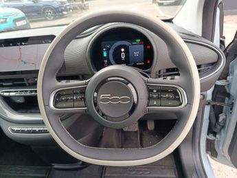 Fiat 500e 42kWh La Prima Hatchback 3dr Electric Auto (118 ps)