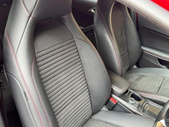 Mercedes-Benz A Class 2.1 A200d AMG Line (Premium) 7G-DCT Euro 6 (s/s) 5dr