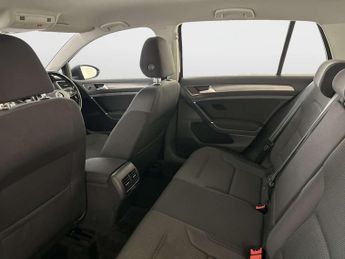 Volkswagen e-Golf 35.8kWh e-Golf Auto 5dr