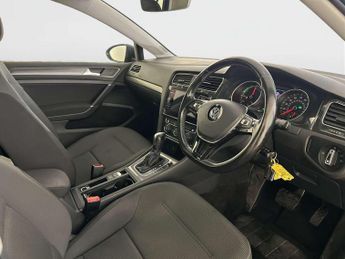Volkswagen e-Golf 35.8kWh e-Golf Auto 5dr