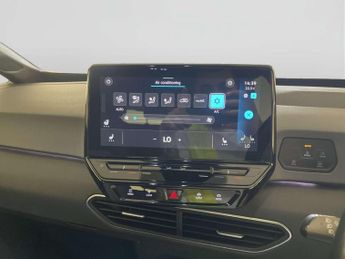 Volkswagen ID.3 Pro 58kWh Life Hatchback 5dr Electric Auto (145 ps)