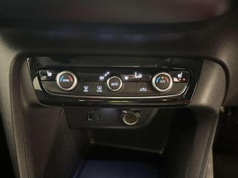 Vauxhall Corsa Electric 50kWh Elite Nav Hatchback 5dr Electric Auto (7.4Kw Charger) (136
