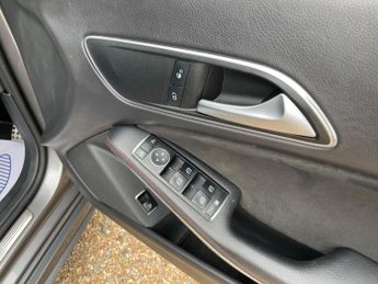 Mercedes-Benz CLA 1.6 CLA180 AMG Line Coupe 7G-DCT Euro 6 (s/s) 4dr