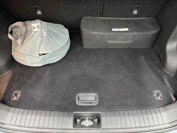 Hyundai KONA 64kWh Premium Auto 5dr (10.5kW Charger)