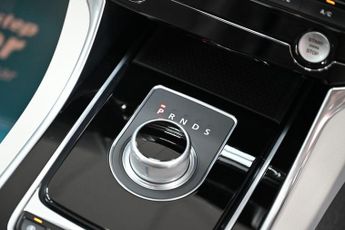 JAGUAR XE 2.0d Portfolio Saloon 4dr Diesel Auto Euro 6 (s/s) (180 ps) +FRE