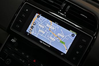 JAGUAR XE 2.0d Portfolio Saloon 4dr Diesel Auto Euro 6 (s/s) (180 ps) +FRE