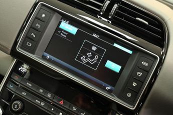 JAGUAR XE 2.0d Portfolio Saloon 4dr Diesel Auto Euro 6 (s/s) (180 ps) +FRE