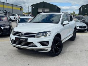 Volkswagen Touareg 3.0 TDI V6 BlueMotion Tech R-Line Tiptronic 4WD Euro 6 (s/s) 5dr
