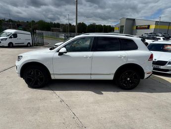 Volkswagen Touareg 3.0 TDI V6 BlueMotion Tech R-Line Tiptronic 4WD Euro 6 (s/s) 5dr