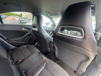 Mercedes-Benz CLA 2.1 CLA220d AMG Line Coupe 7G-DCT Euro 6 (s/s) 4dr