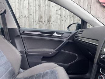 Volkswagen Golf 2.0 TDI BlueMotion Tech GT Edition DSG Euro 6 (s/s) 5dr