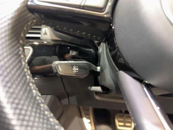 Audi A4 Avant 2.0 TDI 40 Black Edition S Tronic quattro Euro 6 (s/s) 5dr