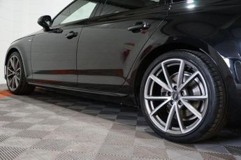 Audi A4 Avant 2.0 TDI 40 Black Edition S Tronic quattro Euro 6 (s/s) 5dr