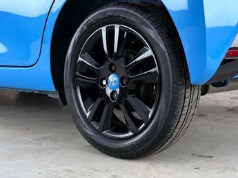 Toyota AYGO 1.0 VVT-i x-cite x-shift Euro 6 5dr