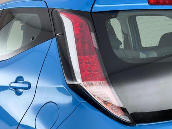 Toyota AYGO 1.0 VVT-i x-cite x-shift Euro 6 5dr
