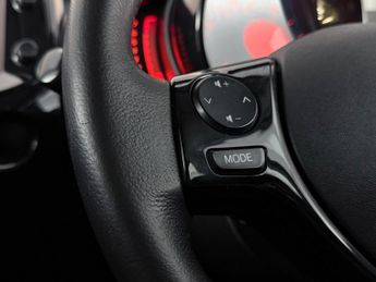 Toyota AYGO 1.0 VVT-i x-cite x-shift Euro 6 5dr