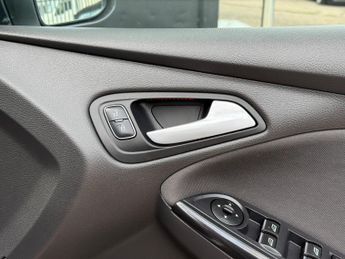 Ford Focus 1.5T EcoBoost Titanium Auto Euro 6 (s/s) 5dr
