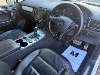 Volkswagen Touareg 3.0 TDI V6 BlueMotion Tech R-Line Tiptronic 4WD Euro 6 (s/s) 5dr