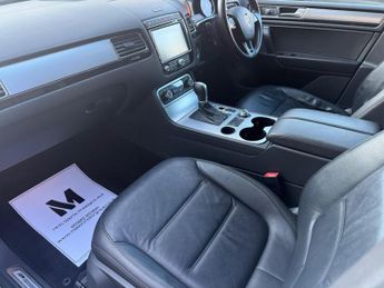 Volkswagen Touareg 3.0 TDI V6 BlueMotion Tech R-Line Tiptronic 4WD Euro 6 (s/s) 5dr