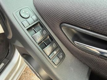 Mercedes-Benz A Class 1.5 A160 Avantgarde SE CVT 5dr