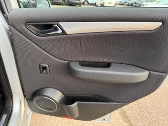 Mercedes-Benz A Class 1.5 A160 Avantgarde SE CVT 5dr