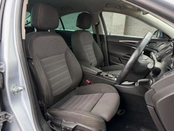 Vauxhall Insignia 2.0 CDTi SRi Nav Auto Euro 5 5dr