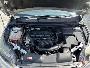 Ford Focus 1.6 Titanium 5dr