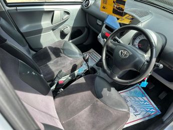 Toyota AYGO 1.0 VVT-i Ice Euro 5 5dr