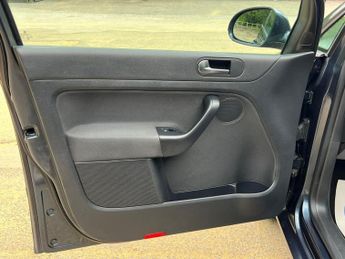 Volkswagen Golf Plus 1.6 TDI SE DSG Euro 5 5dr