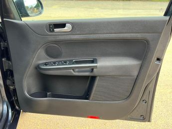 Volkswagen Golf Plus 1.6 TDI SE DSG Euro 5 5dr
