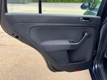 Volkswagen Golf Plus 1.6 TDI SE DSG Euro 5 5dr
