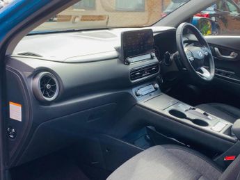Hyundai KONA 64kWh Premium Auto 5dr (10.5kW Charger)