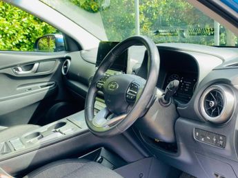 Hyundai KONA 64kWh Premium Auto 5dr (10.5kW Charger)