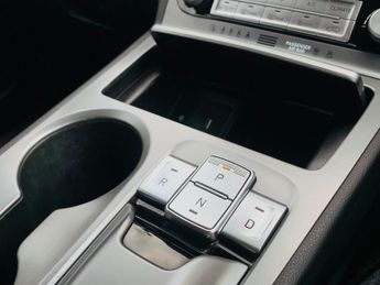 Hyundai KONA 64kWh Premium Auto 5dr (10.5kW Charger)