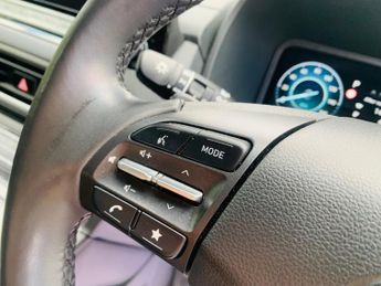 Hyundai KONA 64kWh Premium Auto 5dr (10.5kW Charger)