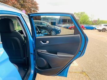 Hyundai KONA 64kWh Premium Auto 5dr (10.5kW Charger)
