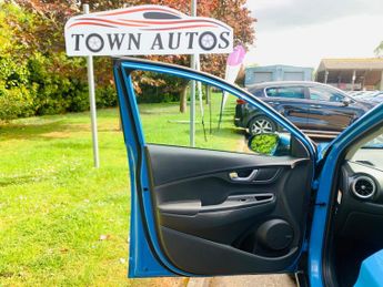 Hyundai KONA 64kWh Premium Auto 5dr (10.5kW Charger)
