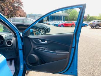 Hyundai KONA 64kWh Premium Auto 5dr (10.5kW Charger)